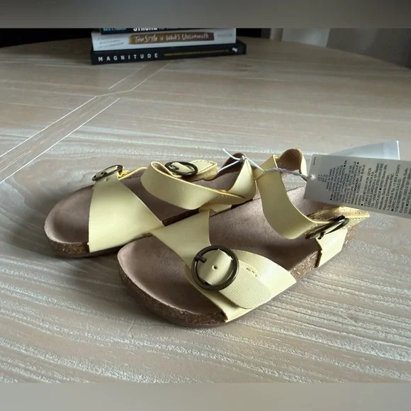 Old Navy|Baby girl/toddler pastel Yellow Buckle Strap Sandals,size 7•••NWT-Boho - Picture 2 of 8
